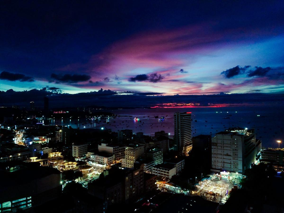 The Base Pattaya 芭提雅基地公寓 ภายนอก รูปภาพ
