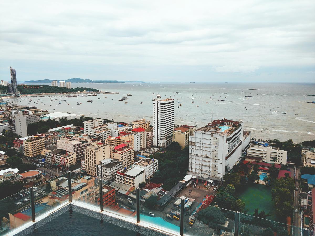 The Base Pattaya 芭提雅基地公寓 ภายนอก รูปภาพ